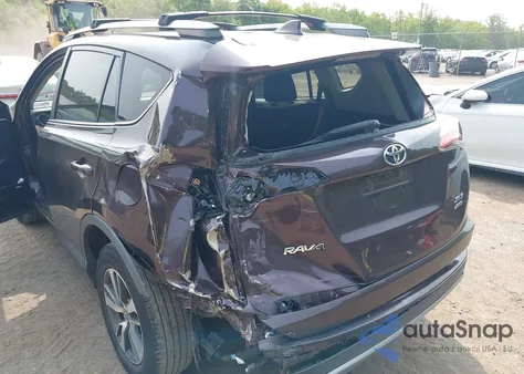 2018 Toyota Rav4 Xle z USA, uszkodzony, nr VIN 2T3RFREV5JW712483